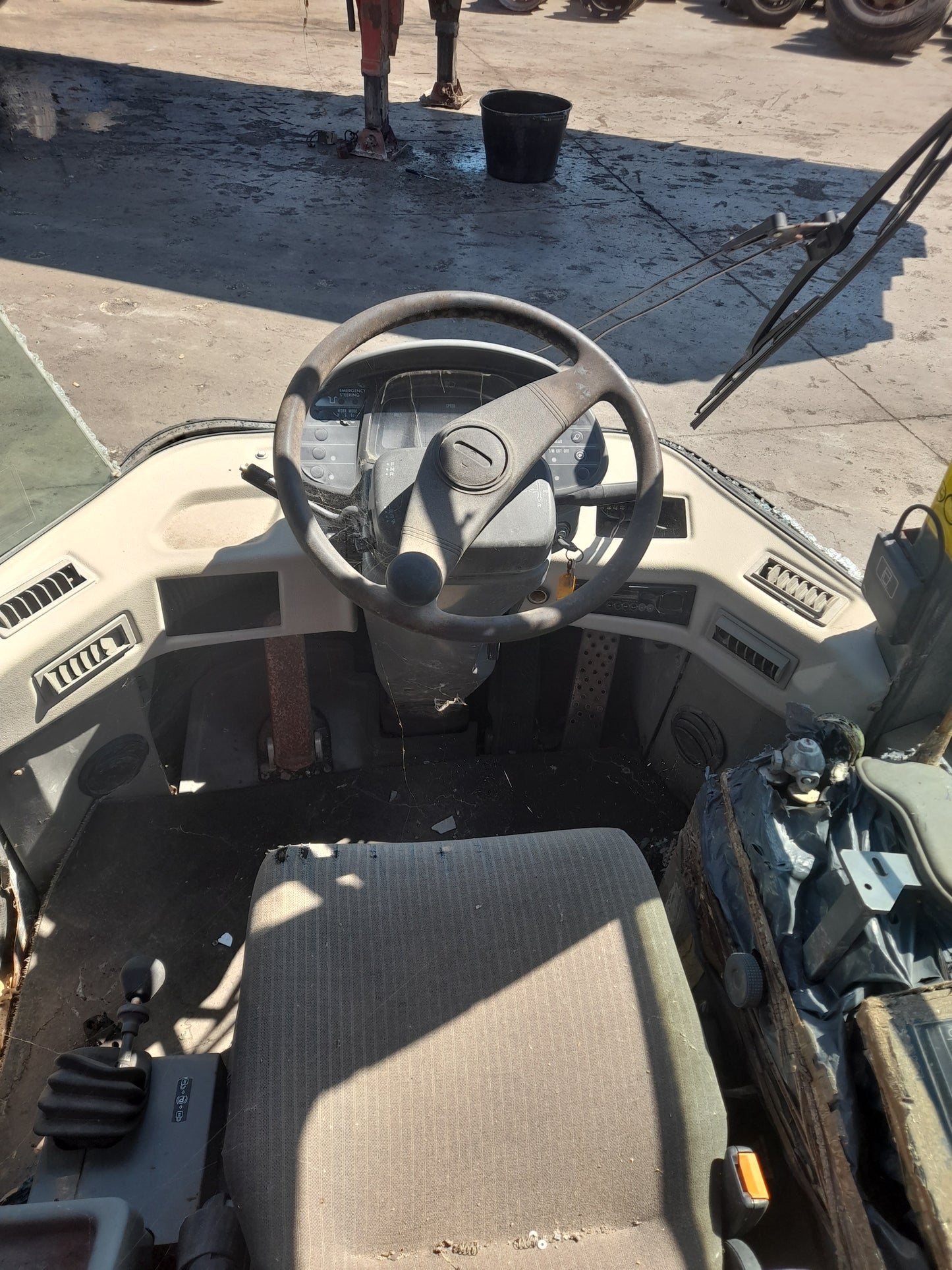 CABINA KOMATSU WA320-3HN