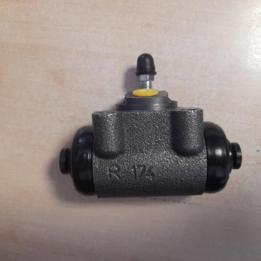 NISSAN cilindretto freno posteriore